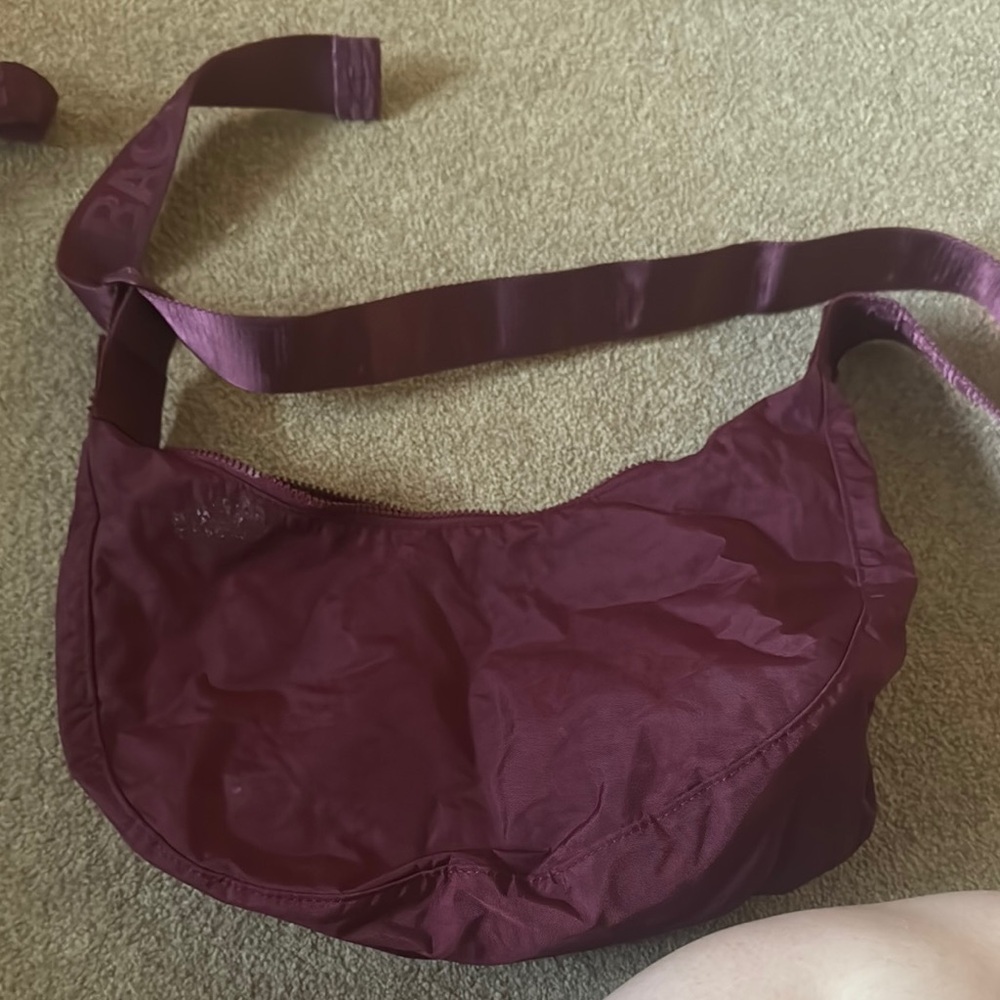 Baggu Oxblood medium crescent bag
